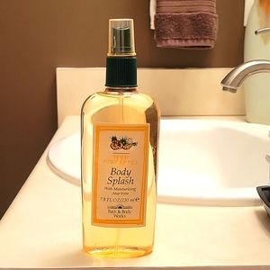 RARE! VINTAGE! Discontinued scent! Bath & Body Works Iced Pineapple body spray